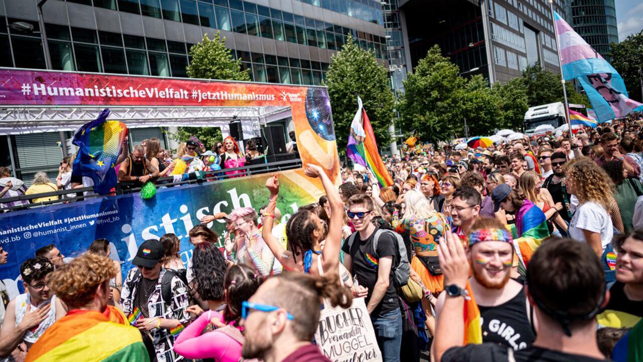 Berlin will Schutz von sexueller Identität im Grundgesetz