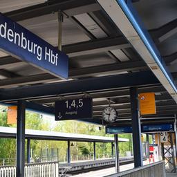 Archivbild: Leere Gleise am Bahnhof Brandenburg an der Havel, Brandenburg. (Quelle: dpa/Settnik)