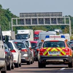 Archivbild: Rettungsgasse nach einem Verkehrsunfall auf der A2 bei Anschlussstelle Netzen am 06.09.2021. (Quelle: Picture Alliance/Global Travel Images)