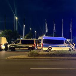 Aktivisten der sich selbst ernannten "neuen Generation“ blockieren am 02.06.2025 die Zufahrten zur Druckerei des Springer Verlages in Berlin Spandau. Die Polizei konnte dies unterbinden. (Quelle: dpa-Bildfunk/Julius Schreiner)