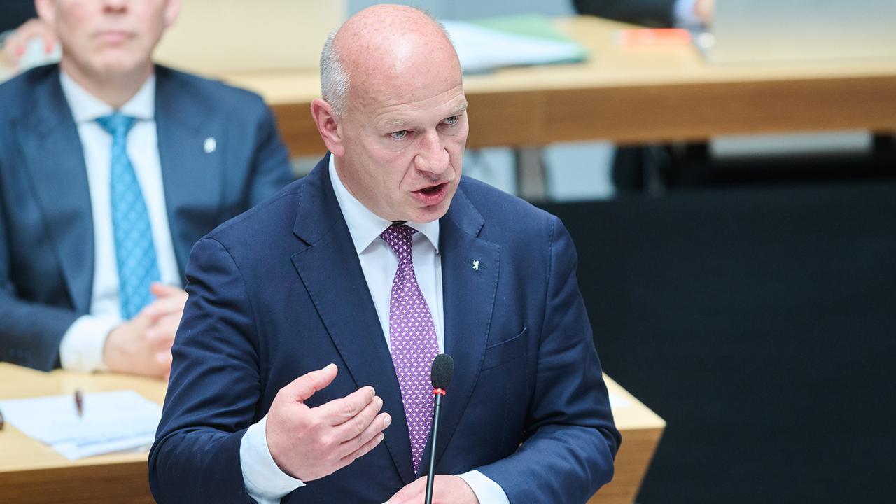 Berlin: Verwaltungsreform in Berlin: CDU, SPD, Grüne und Linke räumen Streitpunkte aus