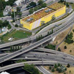 Archivbild: Das Autobahndreieck Neukölln vor dem Hafen Neukölln in Berlin, aufgenommen am 16.06.2016 aus einem Forschungs-Zeppelin des Helmholtz-Zentrums. (Quelle: dpa-Zentralbild/Bernd Settnik)
