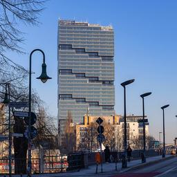 Edge East Side Berlin, auch Amazon Tower genannt, Hochhaus an der Warschauer Brücke am 10.01.2024. (Quelle: IMAGO/David Weyand)