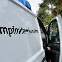 Symbolbild: Ein Wagen des Berliner Kampfmittelräumdienstes am 26.09.2013. (Quelle: picture alliance/dpa/Bernd von Jutrczenka)