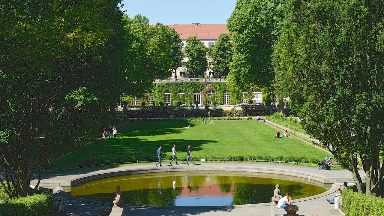 Berlin: Tödlicher Messerangriff im Neuköllner Körnerpark: 23-Jähriger gefasst
