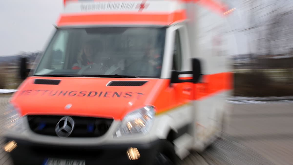 Lohbrügge: Lebensgefahr – Mann stürzt in Hamburg aus drittem Stock