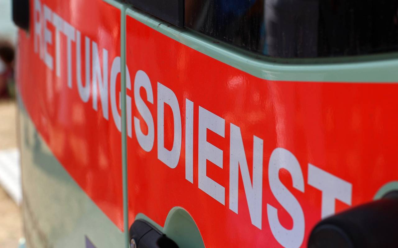 Ein Rettungsdienstfahrzeug in Nahaufnahme