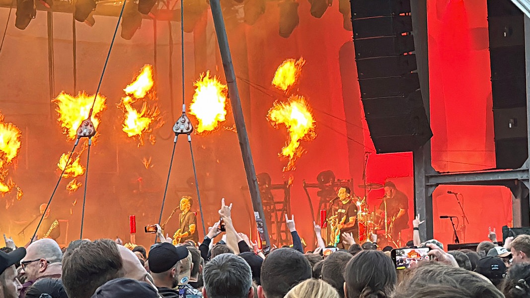 Rise Against in Hannover: Feuriger Punkrock unter freiem Himmel | NDR.de - Kultur - Musik