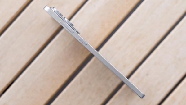 samsung galaxy s25 edge stehend seitenansicht