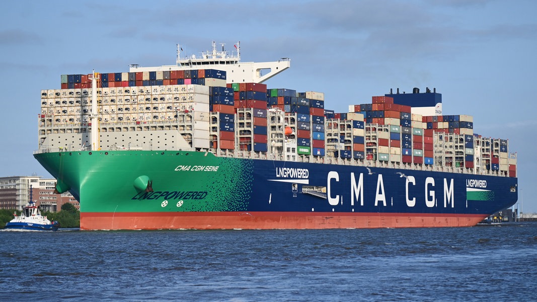Innovativer Riesenfrachter läuft in Hamburger Hafen ein | NDR.de - Nachrichten
