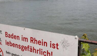 Bonn: Feuerwehr für Badeverbot im Rhein
