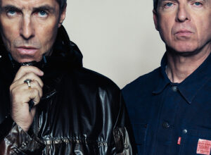 Schuh-Plattler: TV-Kampagne zur Oasis-Reunion