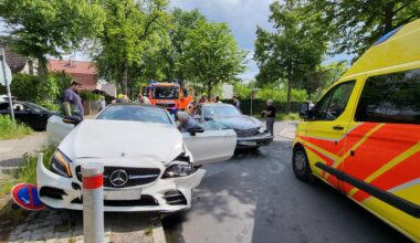 Nachbarn leisten bei Verkehrsunfall in Berlin-Lankwitz Erste Hilfe
