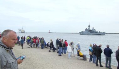 Baltops: Kriegsschiffe laufen zum NATO-Manöver in die Ostsee aus | NDR.de - Nachrichten