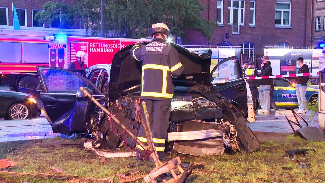 Fahrer verliert Bewusstsein: Schwerer Unfall in Bahrenfeld | NDR.de - Nachrichten