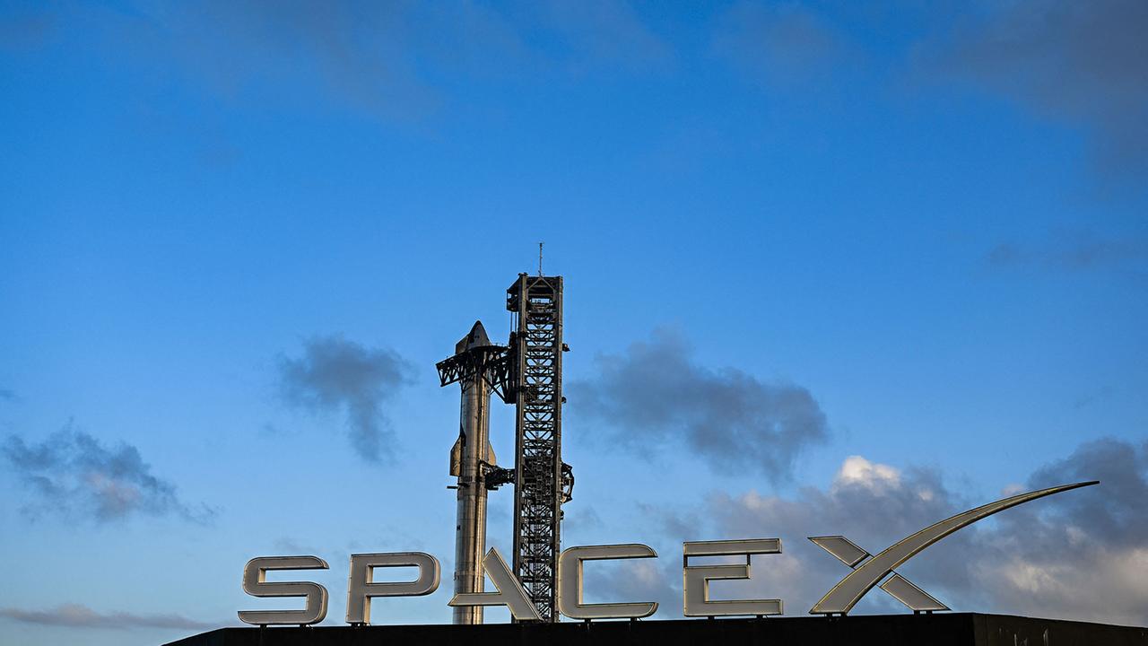 SpaceX-Riesenrakete explodiert bei Routinetest im Weltraumbahnhof Starbase