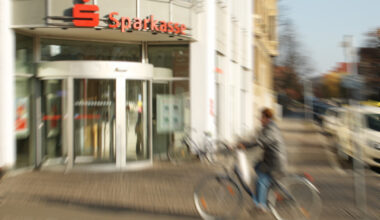 Sparkasse Connewitz, verschwommenes Bild.