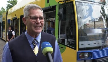 Leichte Sprache: Ein Straßen-Bahn-Fahrer aus Leipzig ist bei der Welt-Meisterschaft der Straßen-Bahn-Fahrer dabei