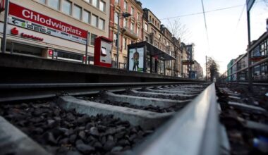 KVB-Bahn erfasst Radfahrer – Mann stirbt