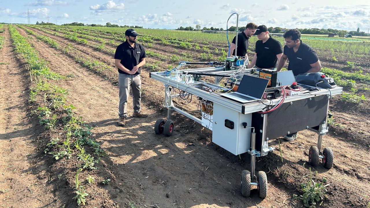 Baden-Württemberg: Wie ein Roboter aus Karlsruhe bei der Spargelernte mithelfen soll
