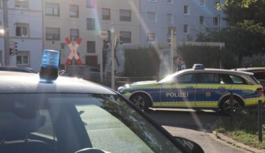 Baden-Württemberg: Großeinsatz der Polizei in Mannheim: Frau bedroht Personen und wird festgenommen