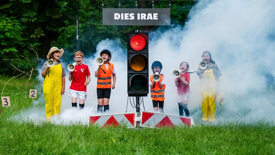 Leipzig: Theater der Jungen Welt inszeniert Stück von Kindern für Erwachsene