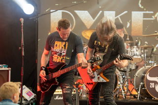 Die Band DYKES lieferte beim Festival „Ulmich om Braand“ ordentlich ab.