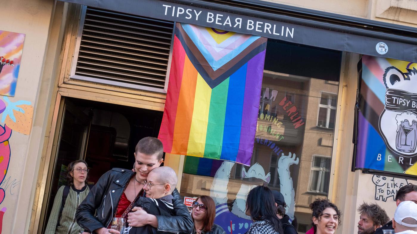 Tipsy Bear Bar in Berlin abermals queerfeindlich angegriffen