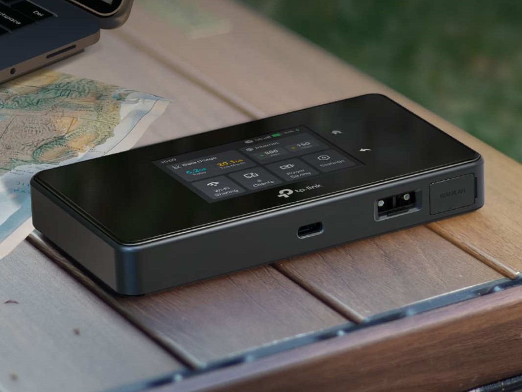 M8550: Mobiler Mobilfunkrouter kommt mit Ethernet, Speicher und Touchscreen - und hoher Datenübertragungsrate