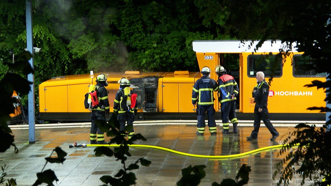 Brennende Lok am Bahnhof Ochsenzoll sorgt für Behinderungen im U-Bahn-Verkehr | NDR.de - Nachrichten