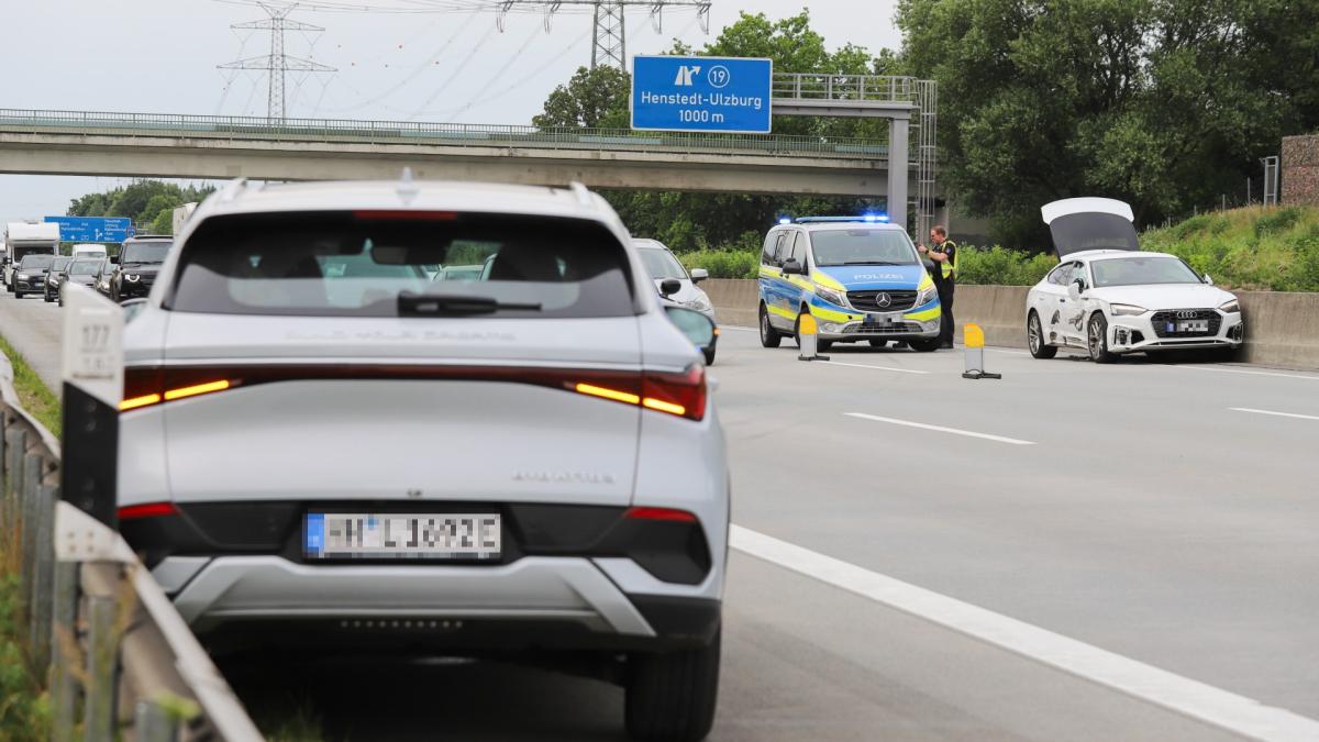 Unfall bei Alveslohe – Autobahn gesperrt