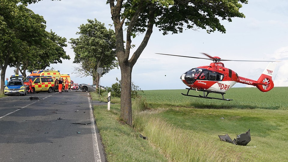 Acht Verletzte bei Frontalzusammenstoß in Herzogswalde auf der B173