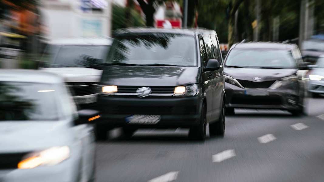 A1 und A7 am Wochenende gesperrt: Hier staut es sich aktuell in SH | NDR.de - Nachrichten