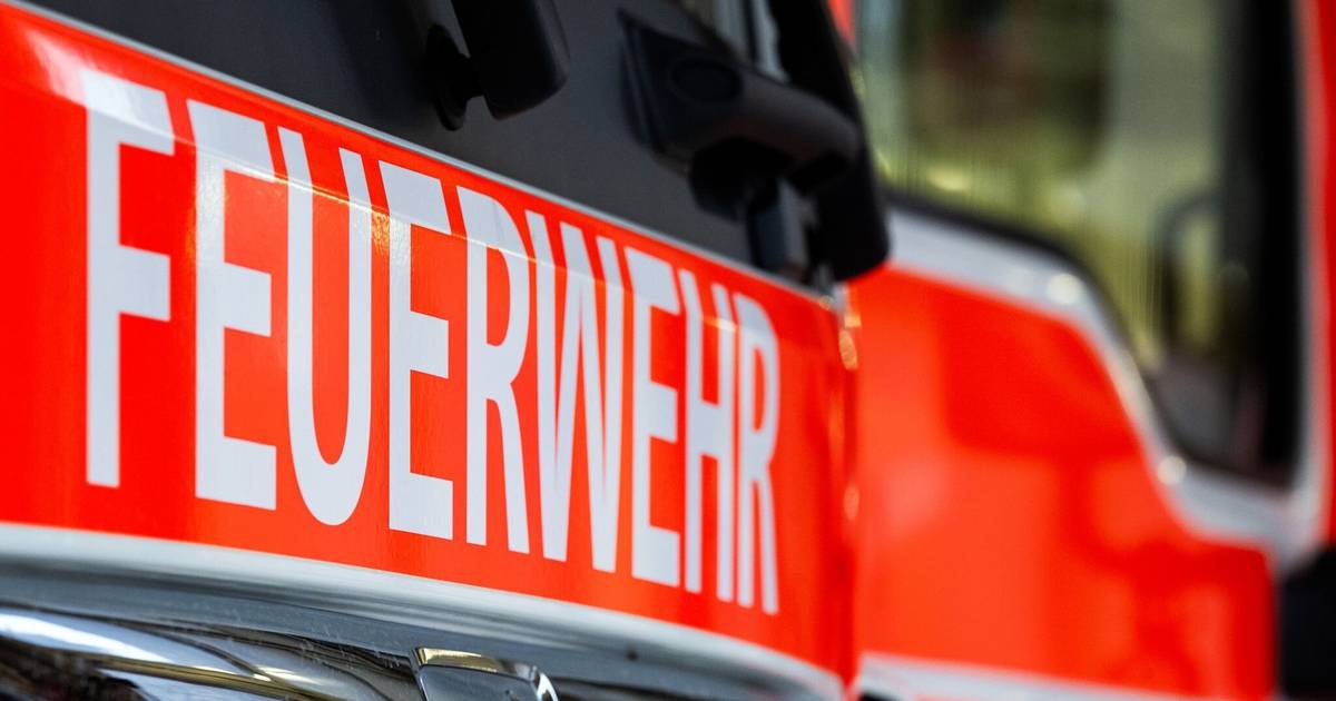 Zimmerbrand in Garath – Feuerwehr rettet Bewohner