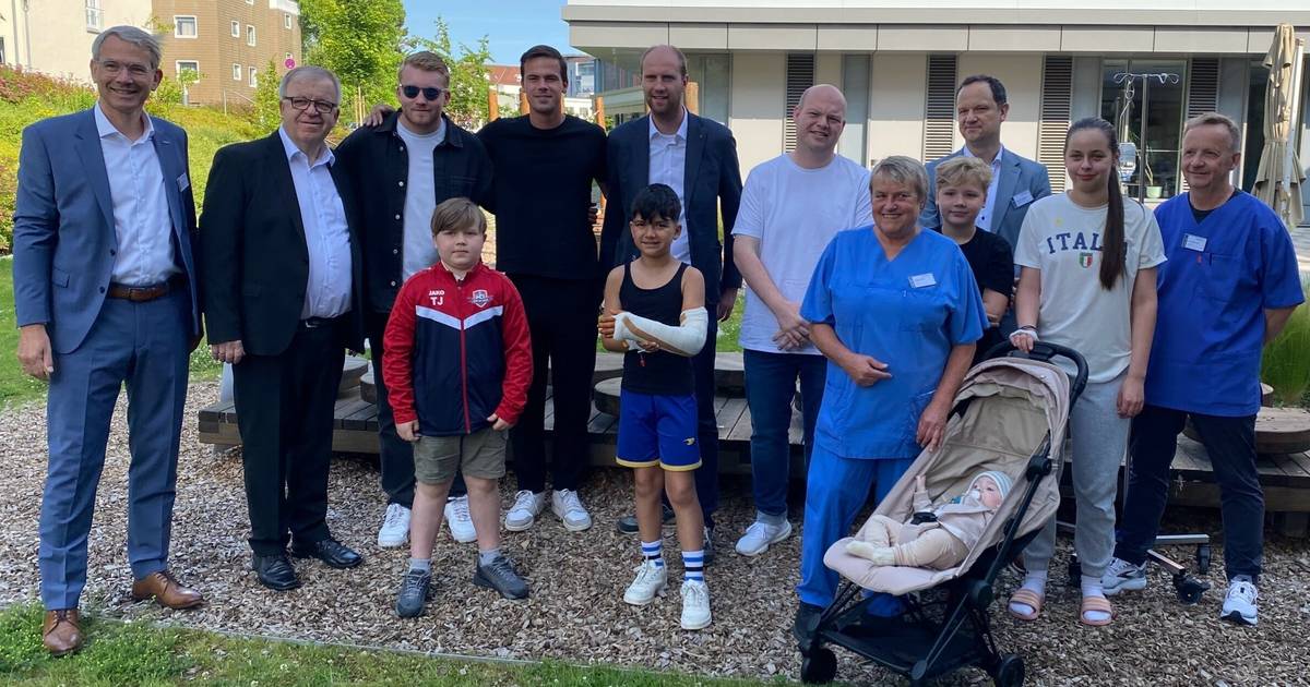 Tennisprofi Daniel Altmaier besucht Kinderzentrum Bethel