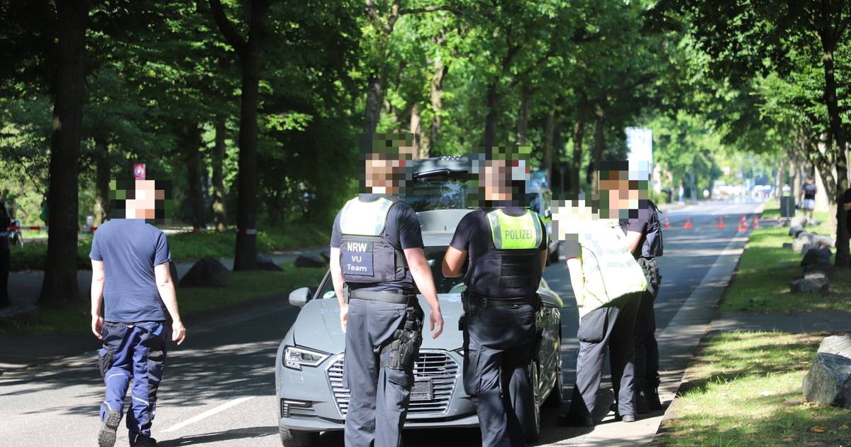 Rettungshubschrauber in Mönchengladbach: Radfahrer muss reanimiert werden
