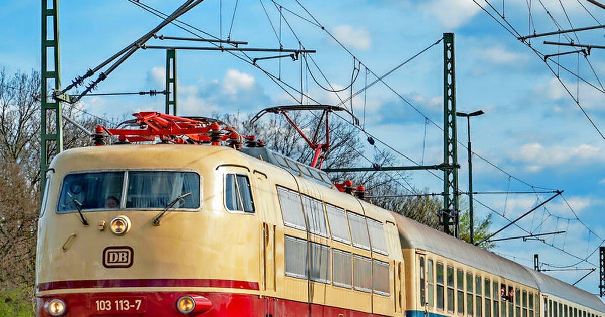 Mit einem 70-er-Jahre Inter-City von Düsseldorf den Rhein entlang -