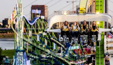 Rheinkirmes Düsseldorf 2025: Öffnungszeiten, Konzerte und Feuerwerk