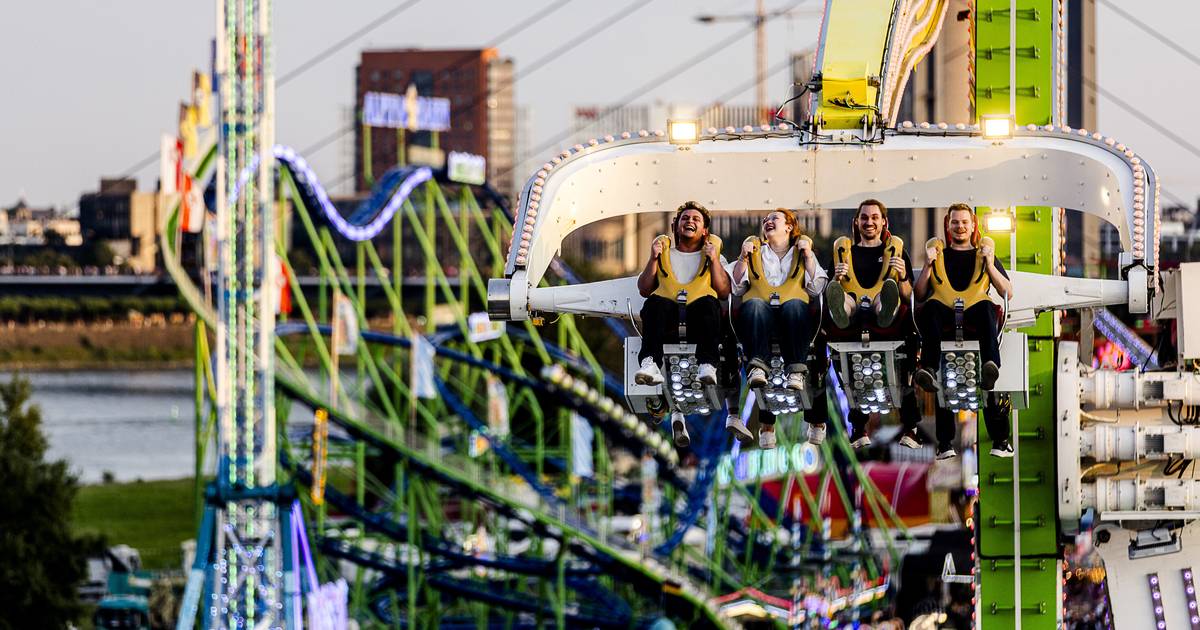 Rheinkirmes Düsseldorf 2025: Öffnungszeiten, Konzerte und Feuerwerk