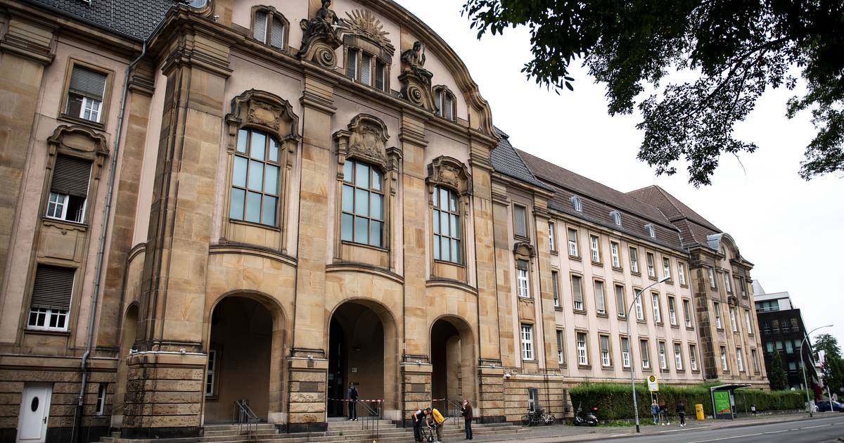 Angeklagter trennt sich von Verteidiger