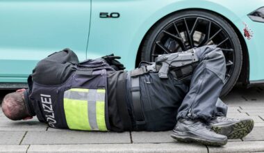 "AG Tuning" der Polizei kontrolliert an der Kö