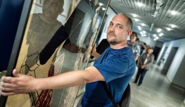 Bayer verkauft Kunst in Leverkusen: Schlangestehen nach dem Kunstkauf