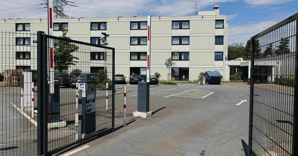 Düsseldorf: Politiker diskutieren über Flüchtlingsunterkunft