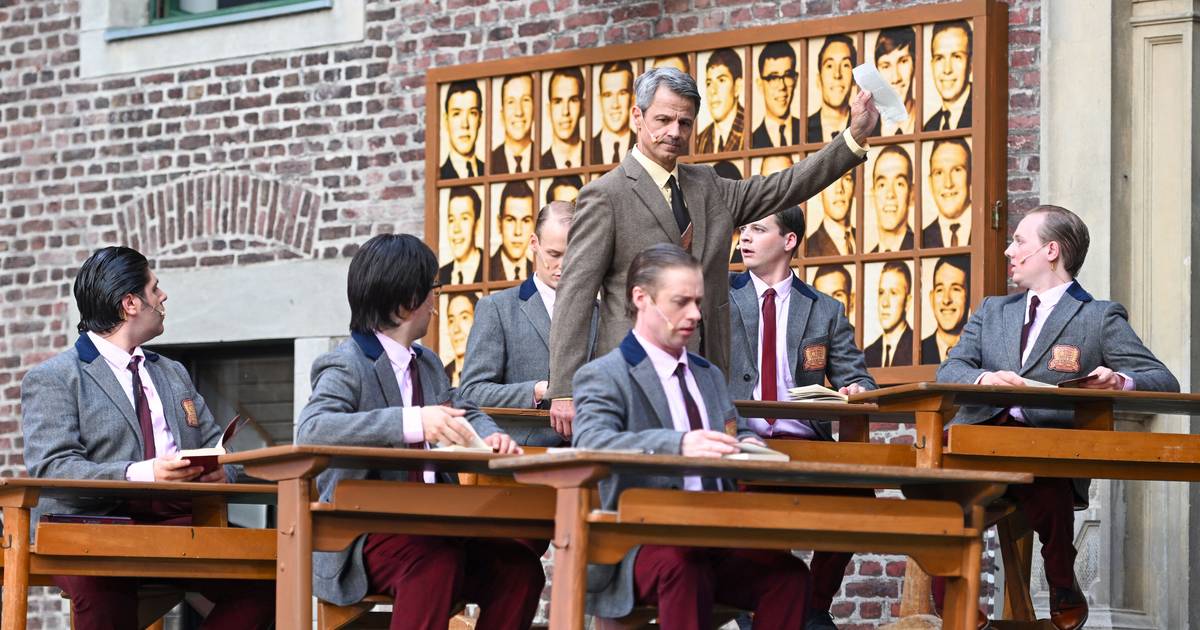 Erfolgreicher Auftakt für Inszenierung von „Der Club der toten Dichter“