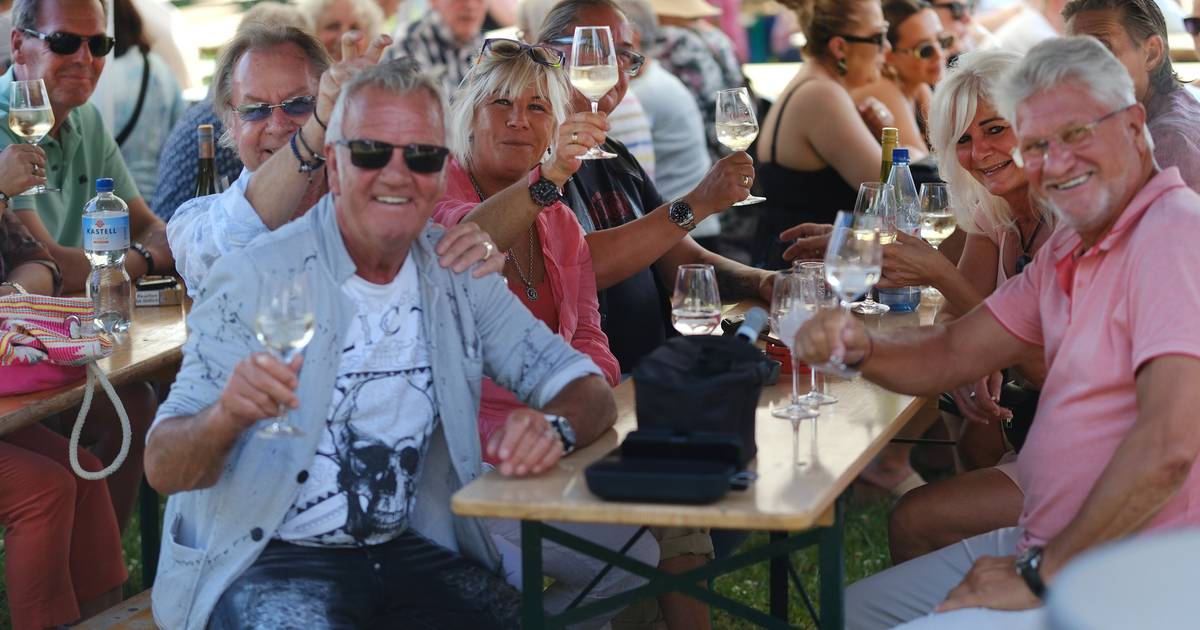 Weingenuss bei herrlichstem Sommerwetter in Lintorf