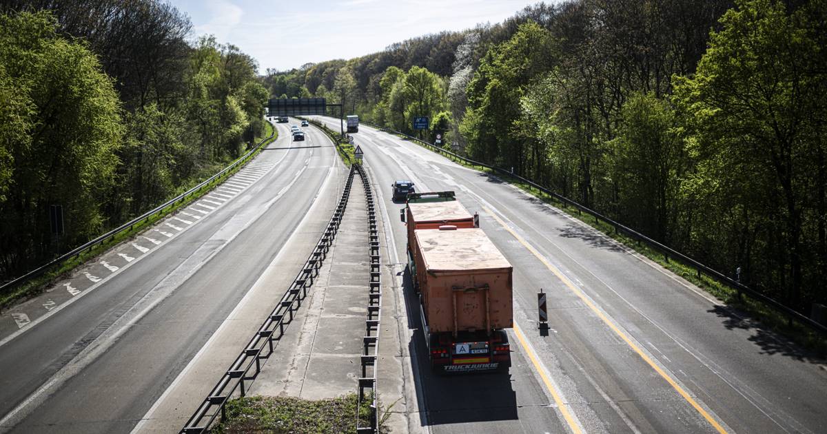 Es bleibt bei der Sperrung der A 59 in Richtung Monheim