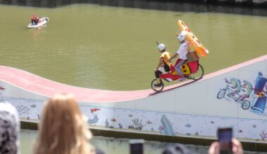 Düsseldorf: Red Bull Sattelfest im Medienhafen