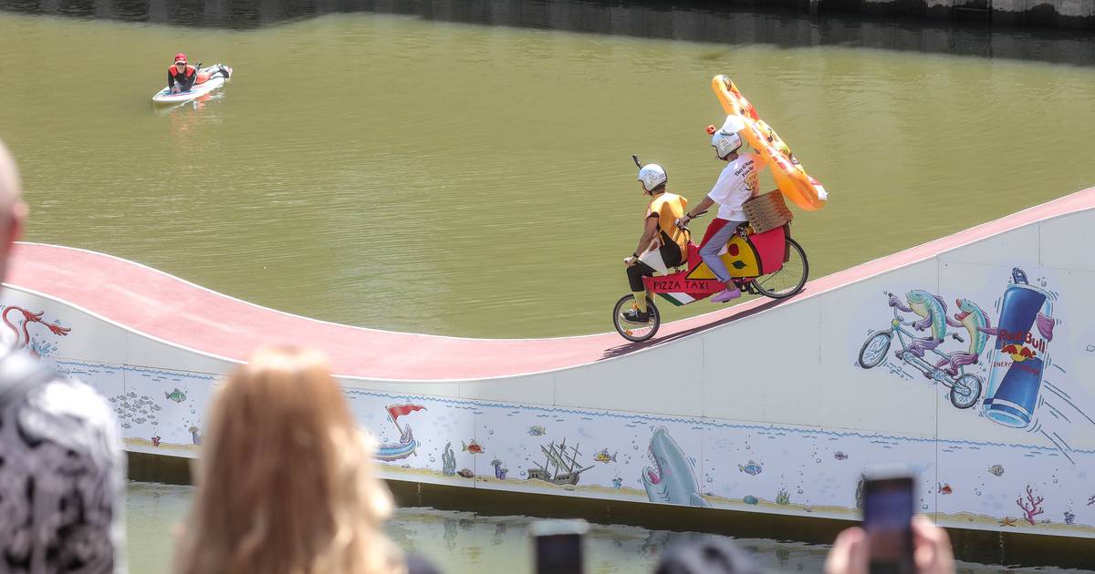 Düsseldorf: Red Bull Sattelfest im Medienhafen