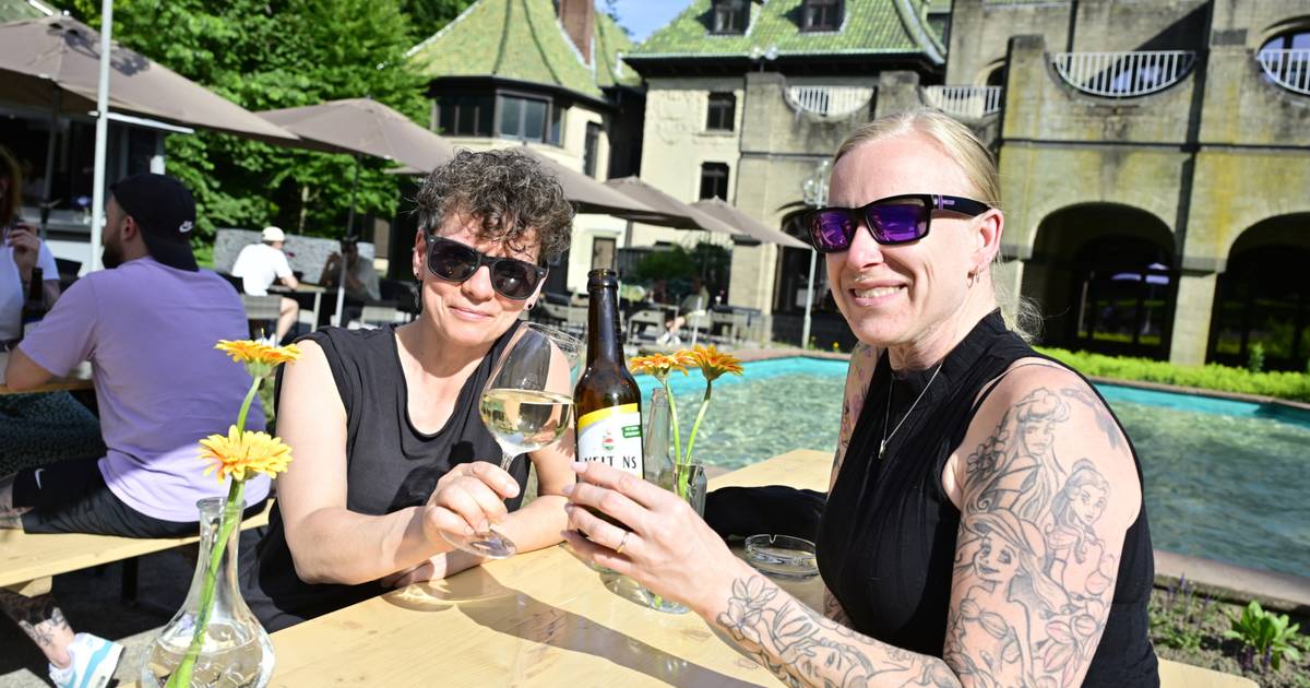 Es gibt wieder einen Biergarten an der Kaiser-Friedrich-Halle