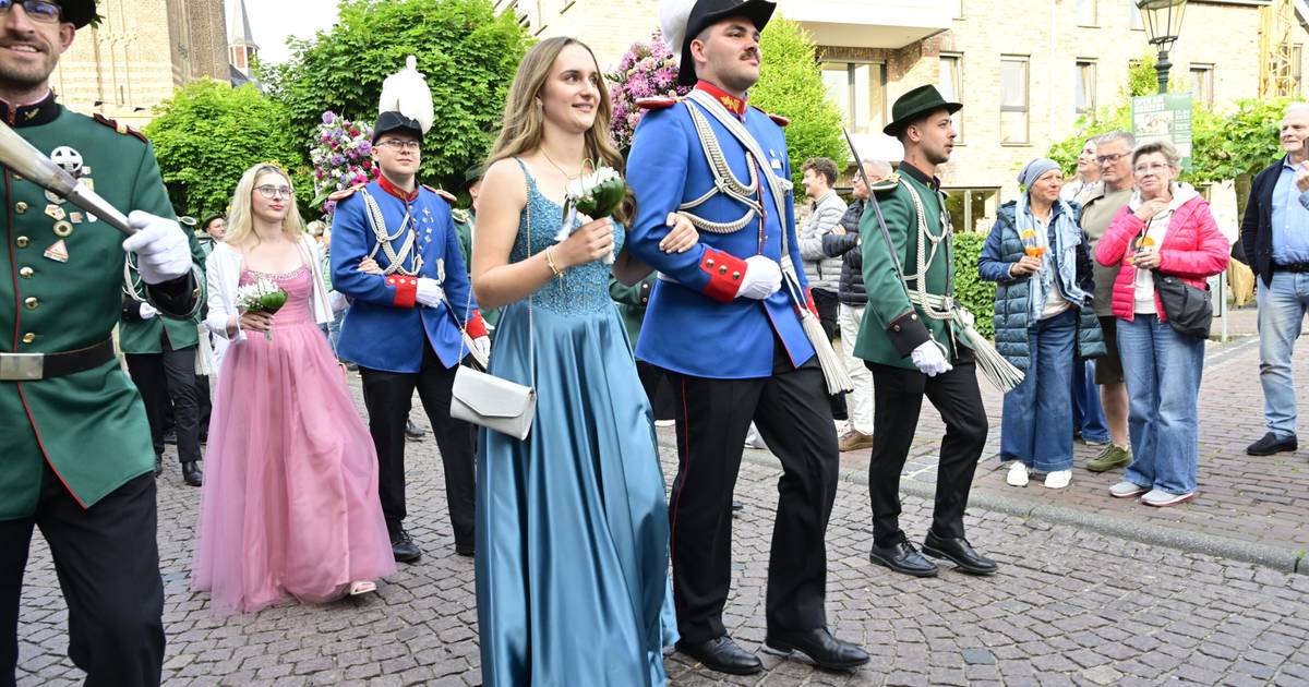 Unges Pengste 2025 - Modenschau vor Königsball in Korschenbroich